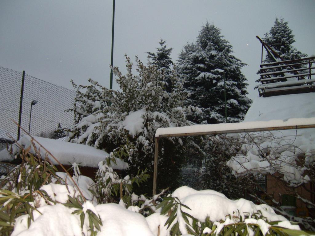 Hotel La Collinetta Sesto Calende Exterior foto